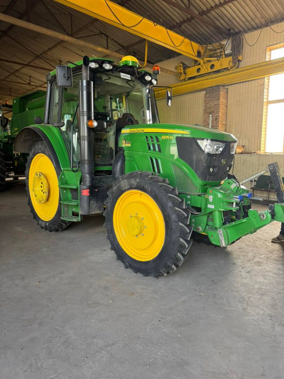 John Deere 6125M